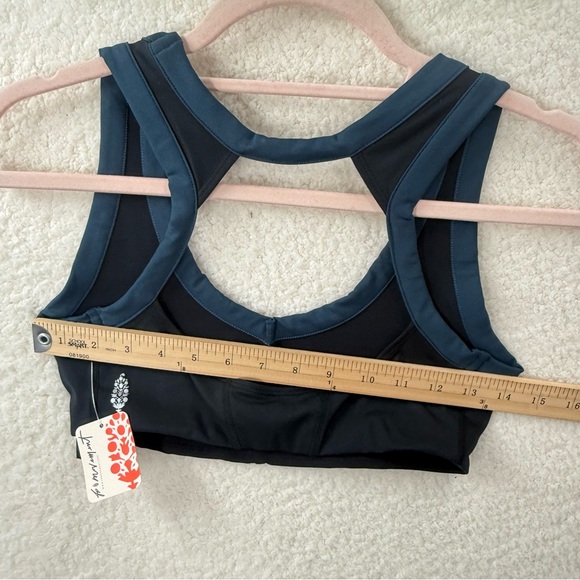 NEW FREE PEOPLE rebel Sport bra in navy/Black Size S - Picture 6 of 7